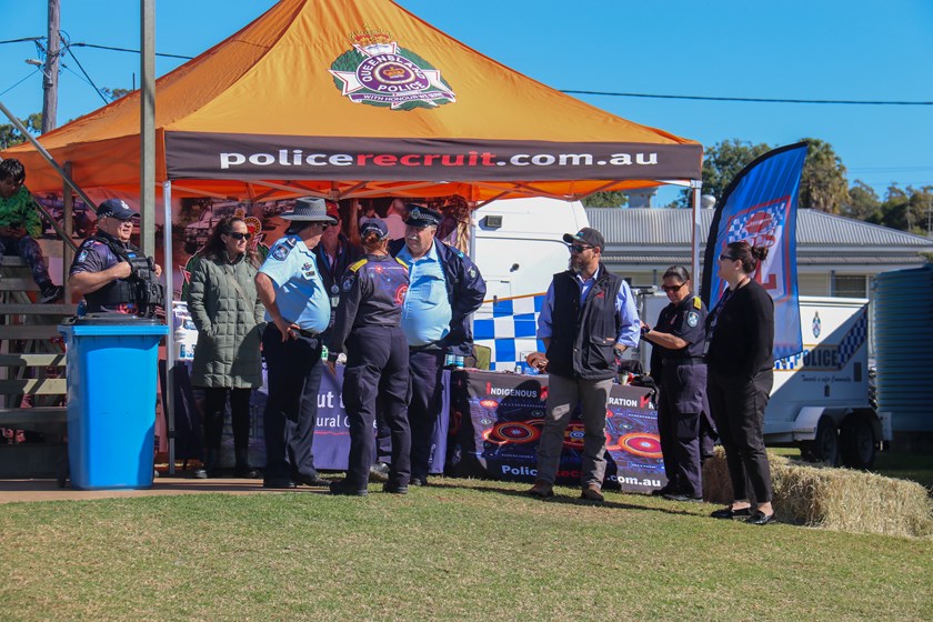 Police speaking to attendees of the Rees Orman carnival. Photo: Jackie Stephson/QRL